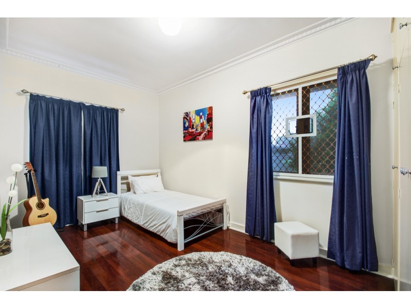 4 Allenby Street, Newtown QLD 4350