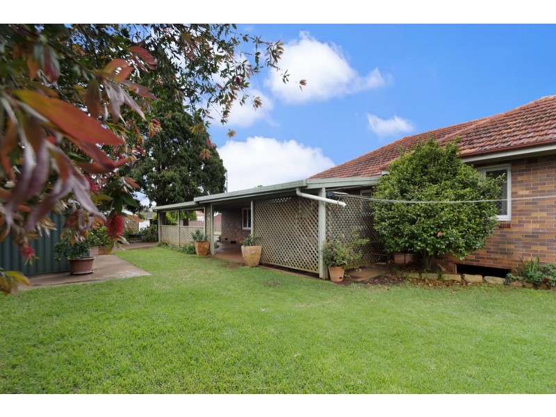 4 Allenby Street, Newtown QLD 4350