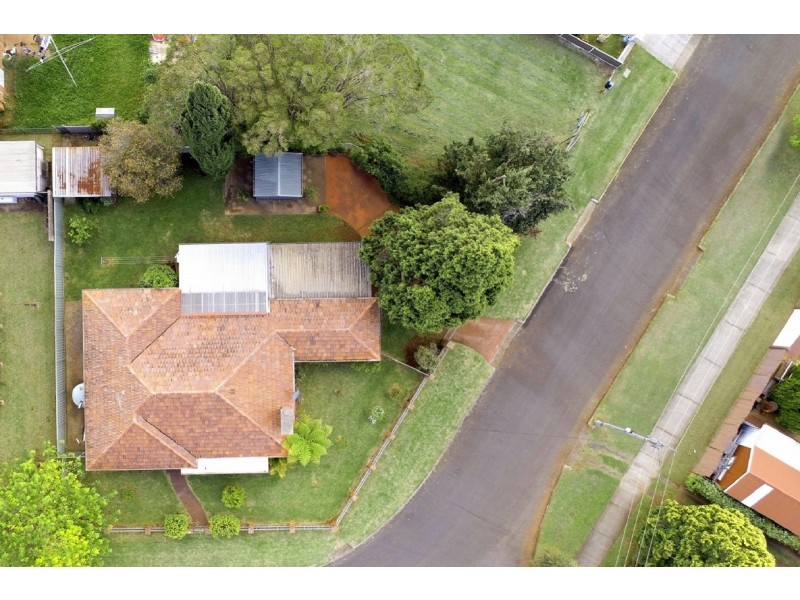 4 Allenby Street, Newtown QLD 4350