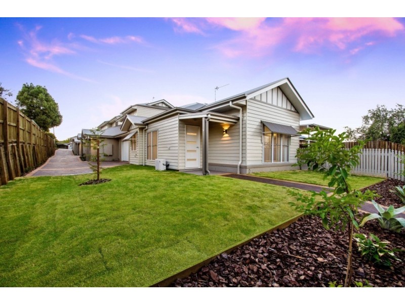 2/8 Brim Street, Newtown QLD 4350