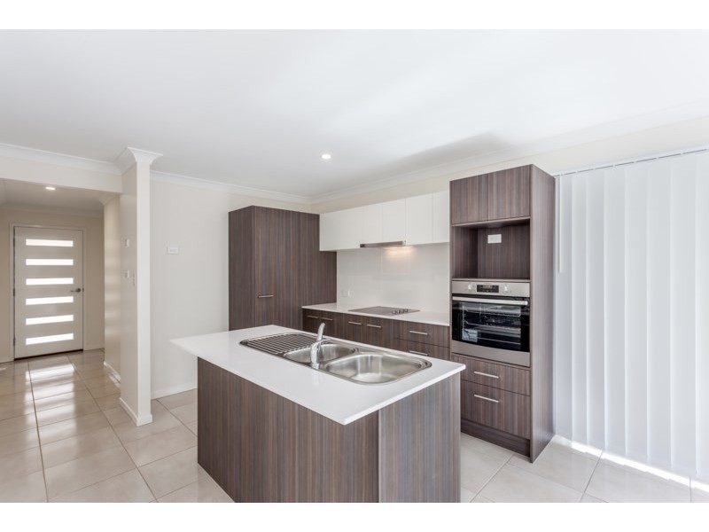 1 & 2/1a Weetwood Street, Newtown QLD 4350