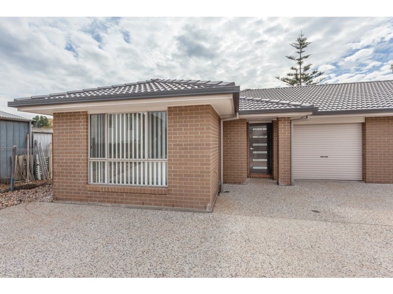 1 & 2/1a Weetwood Street, Newtown QLD 4350