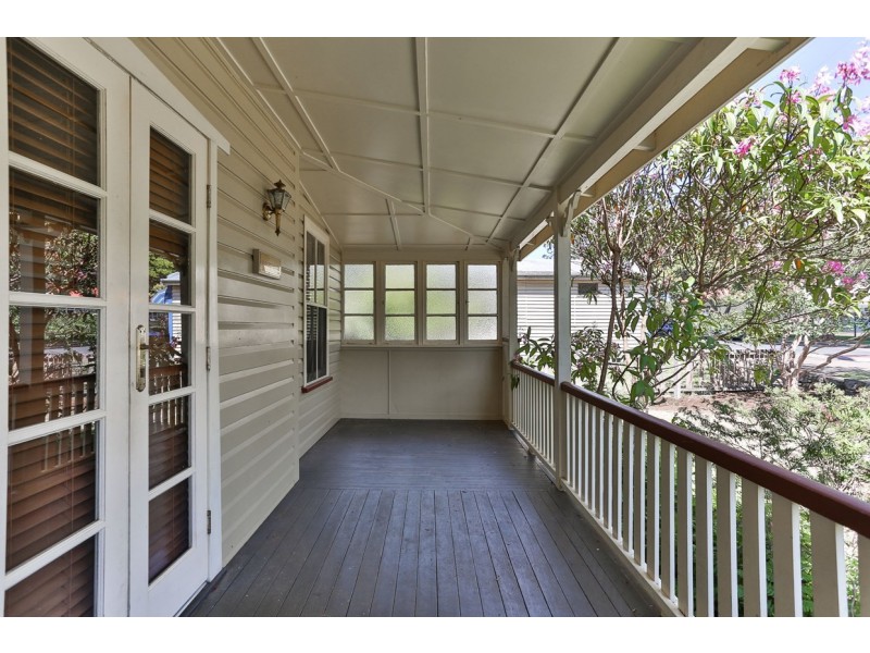 25 Albert Street, Newtown QLD 4350