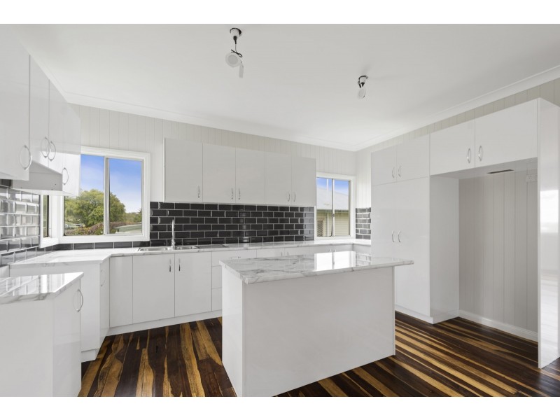 63 Glenvale Road, Newtown QLD 4350