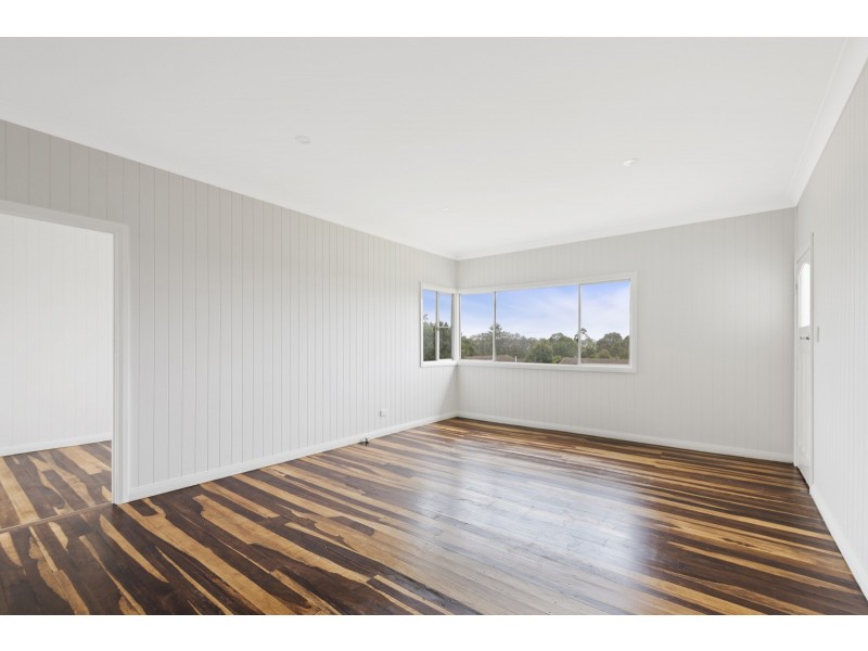 63 Glenvale Road, Newtown QLD 4350