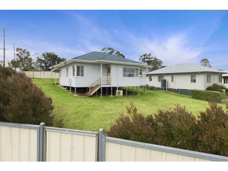 63 Glenvale Road, Newtown QLD 4350