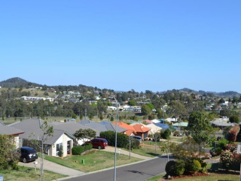 1/3 Harrison Court, Darling Heights QLD 4350