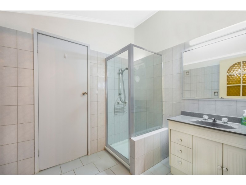 33 Anzac Avenue, Newtown QLD 4350