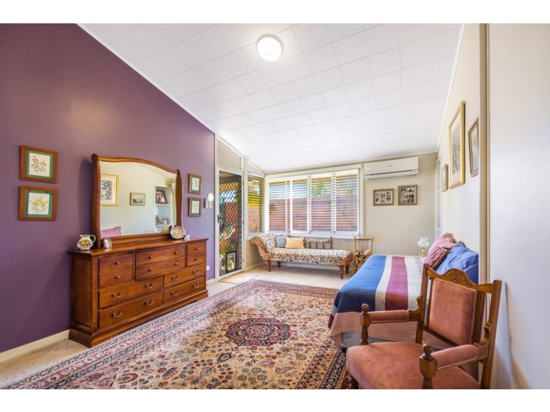 33 Anzac Avenue, Newtown QLD 4350