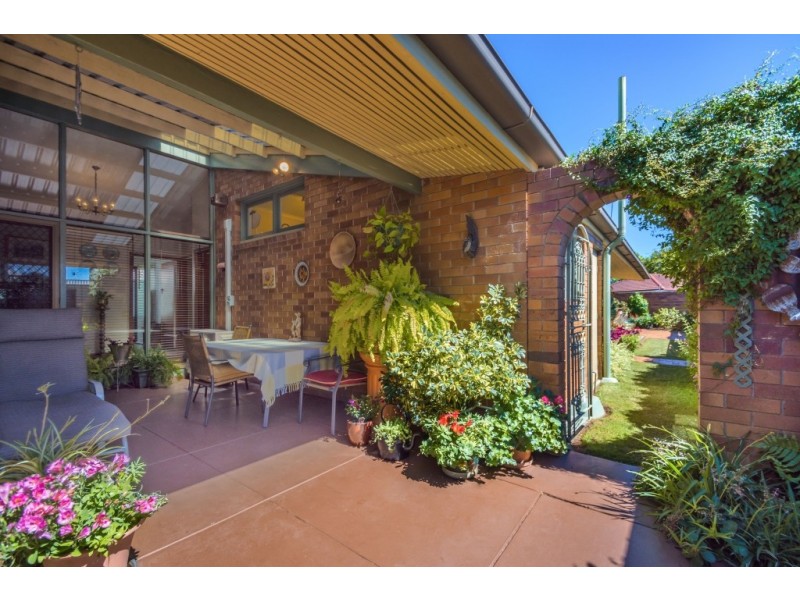 33 Anzac Avenue, Newtown QLD 4350