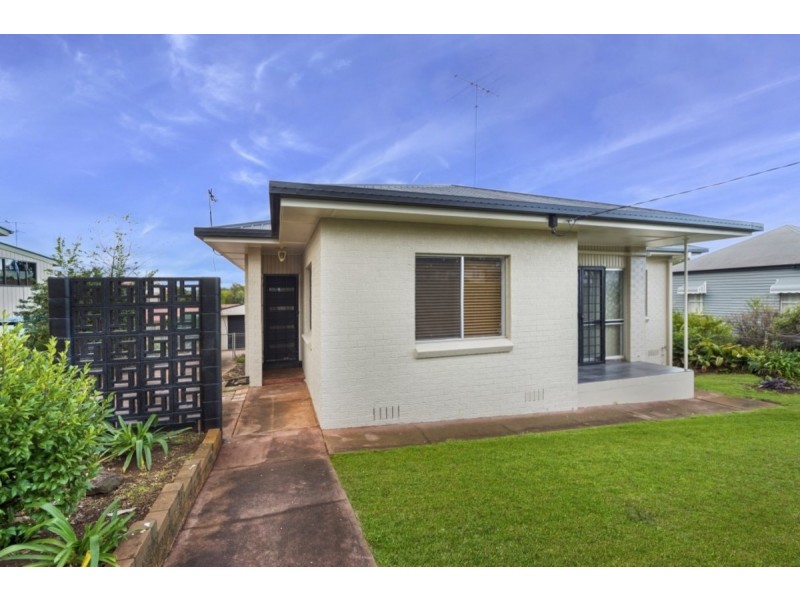 93 Perth Street, South Toowoomba QLD 4350