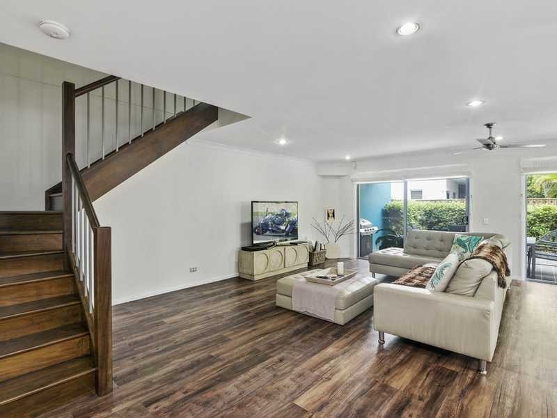 57 Venice Street, Burleigh Waters QLD 4220