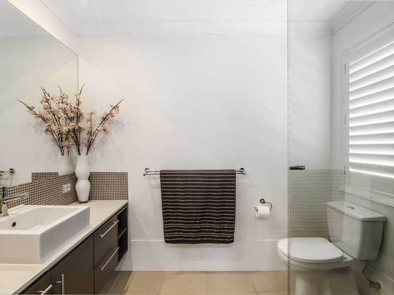 57 Venice Street, Burleigh Waters QLD 4220