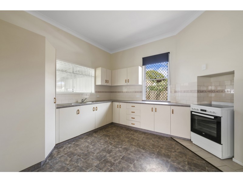 102 James Street, South Toowoomba QLD 4350