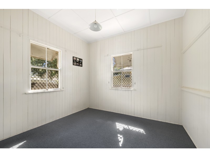 43 Wallace Street, Newtown QLD 4350