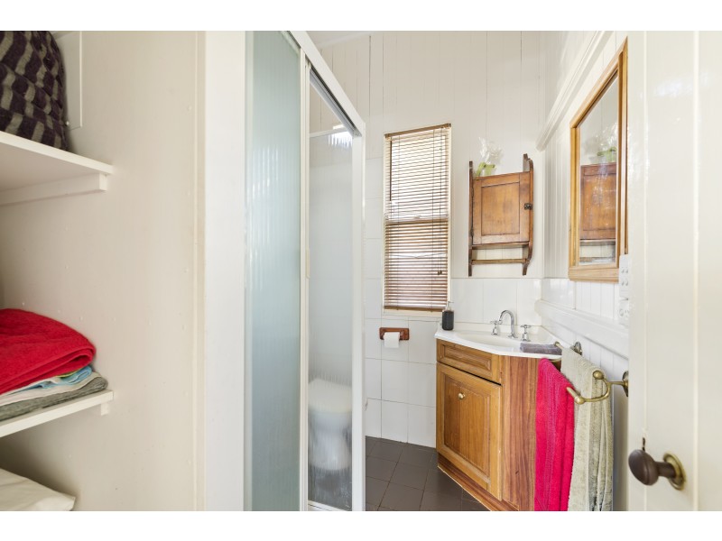 43 Wallace Street, Newtown QLD 4350