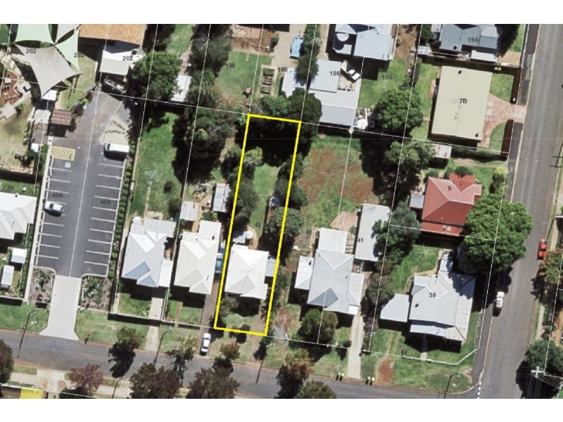 43 Wallace Street, Newtown QLD 4350