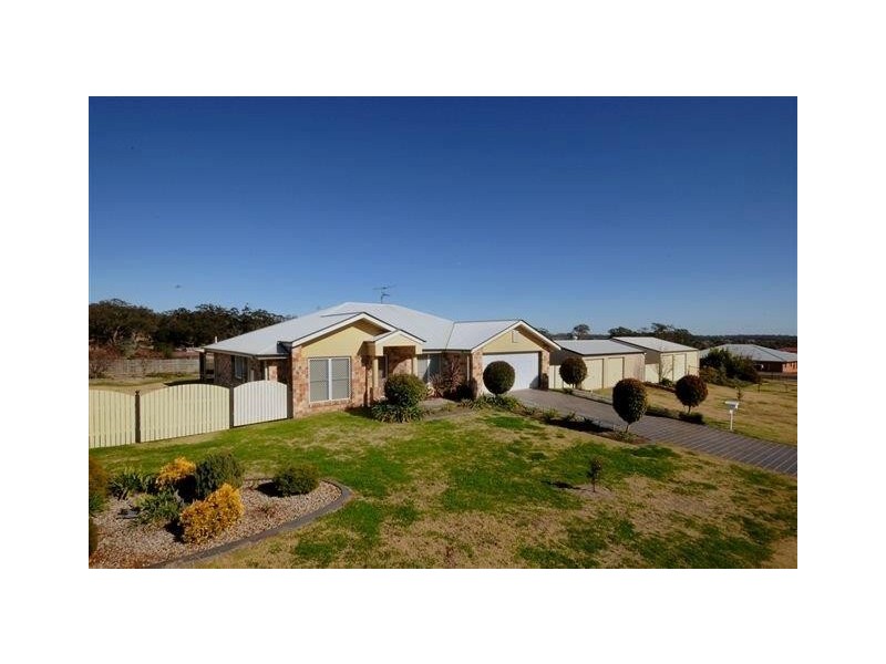 1 Angus Street, Highfields QLD 4352