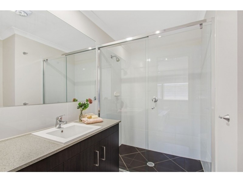 2/10 Glenvale Road, Harristown QLD 4350