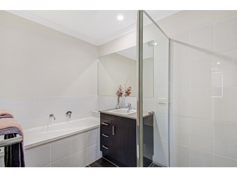 2/10 Glenvale Road, Harristown QLD 4350