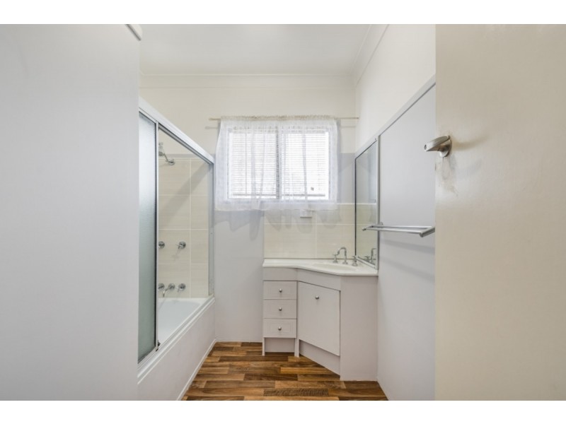 34 Hillside Street, Newtown QLD 4350