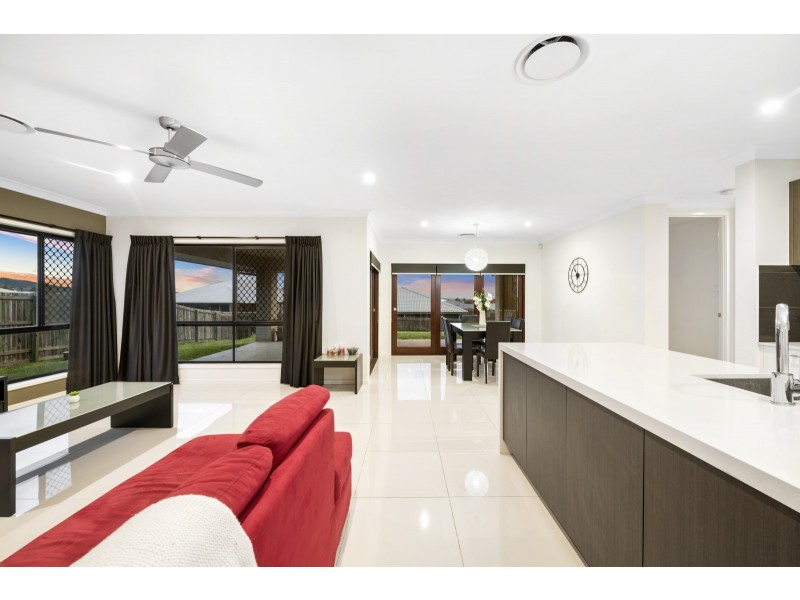 21 Wandoo Crescent, Westbrook QLD 4350