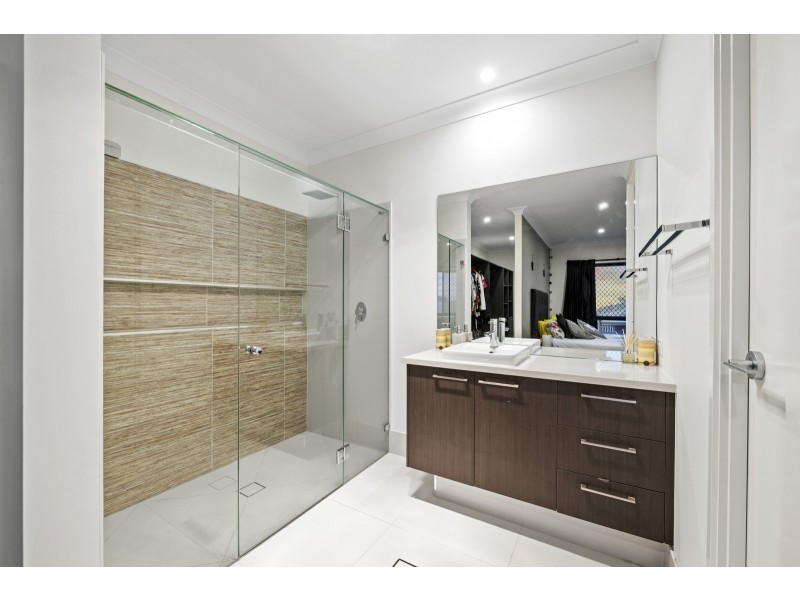 21 Wandoo Crescent, Westbrook QLD 4350
