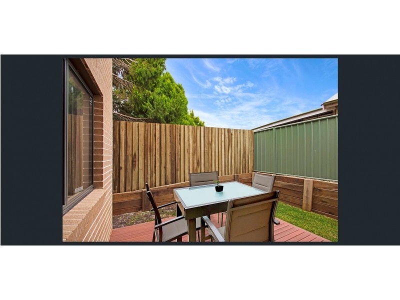 2/128a James Street, South Toowoomba QLD 4350