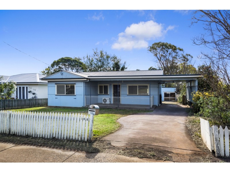 125 Stephen Street, Harristown QLD 4350