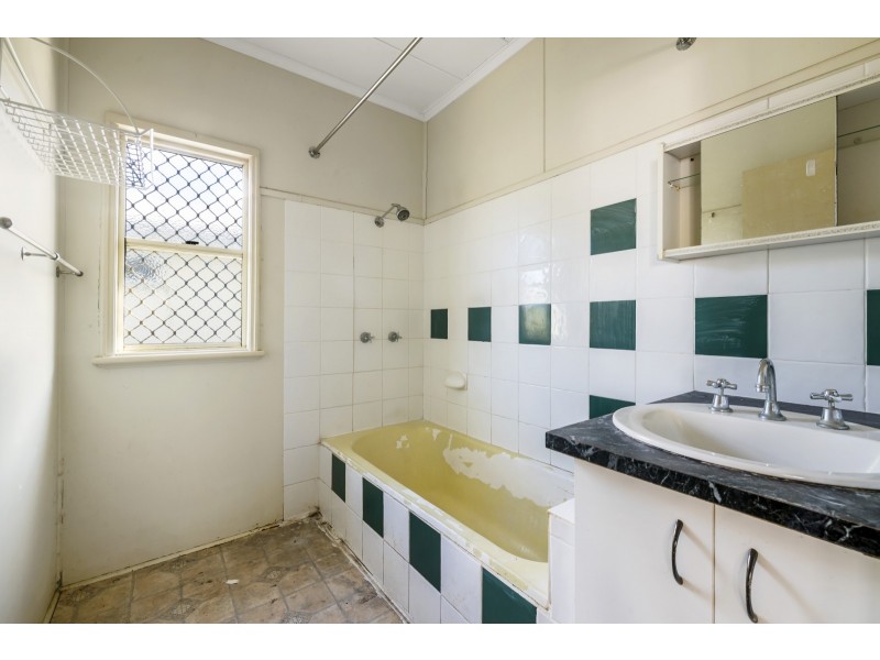 125 Stephen Street, Harristown QLD 4350