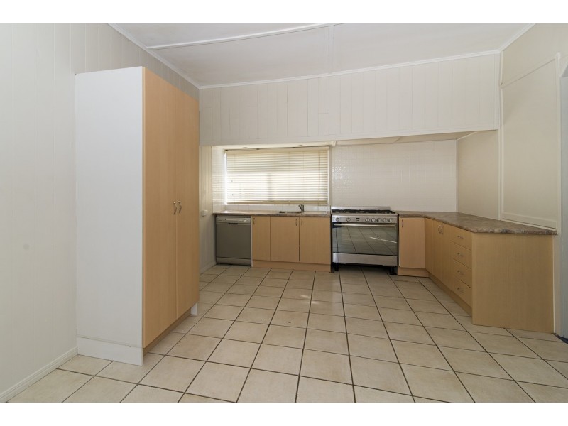 13 Stradbroke Street, Rockville QLD 4350