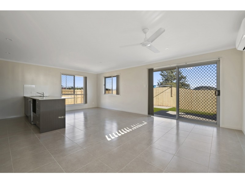 1 Gains Place, Glenvale QLD 4350
