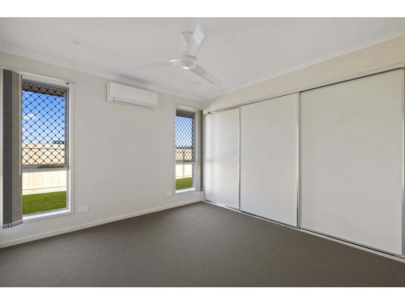 1 Gains Place, Glenvale QLD 4350