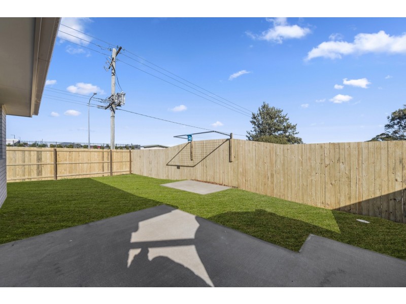 1 Gains Place, Glenvale QLD 4350