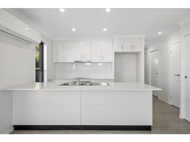 4/11A Bothwell Street, Newtown QLD 4350