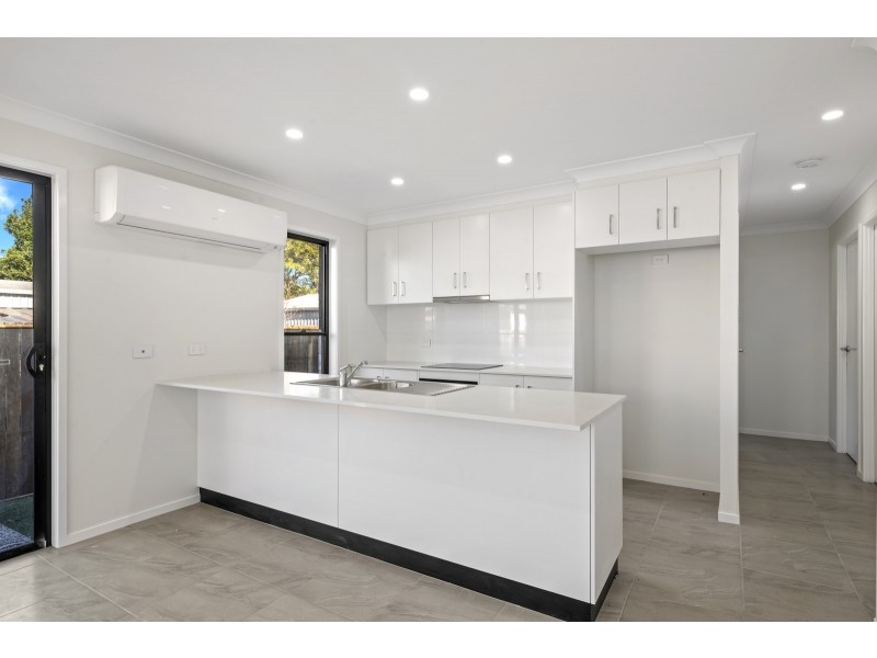 4/11A Bothwell Street, Newtown QLD 4350