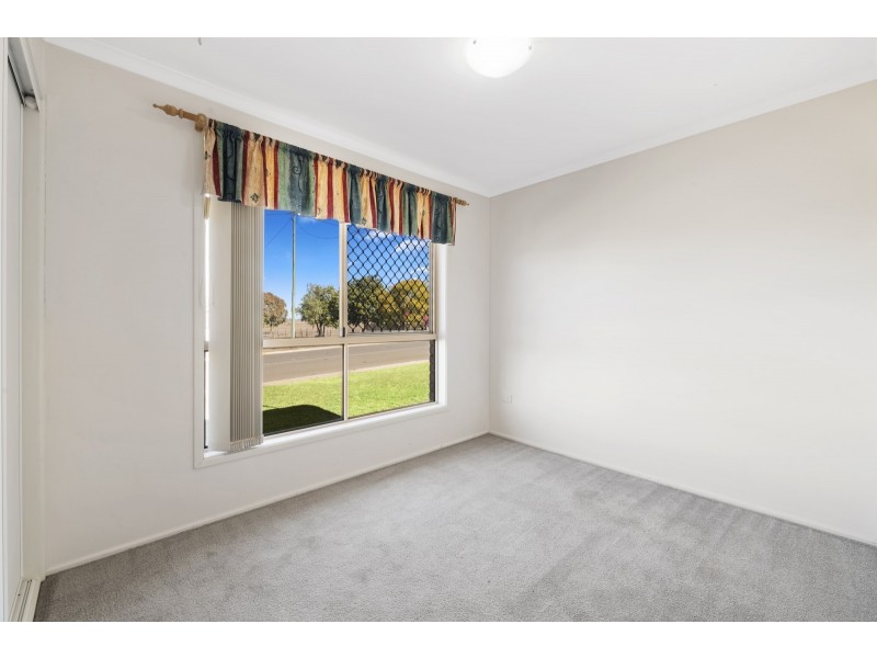 18 Bright Street, Wyreema QLD 4352