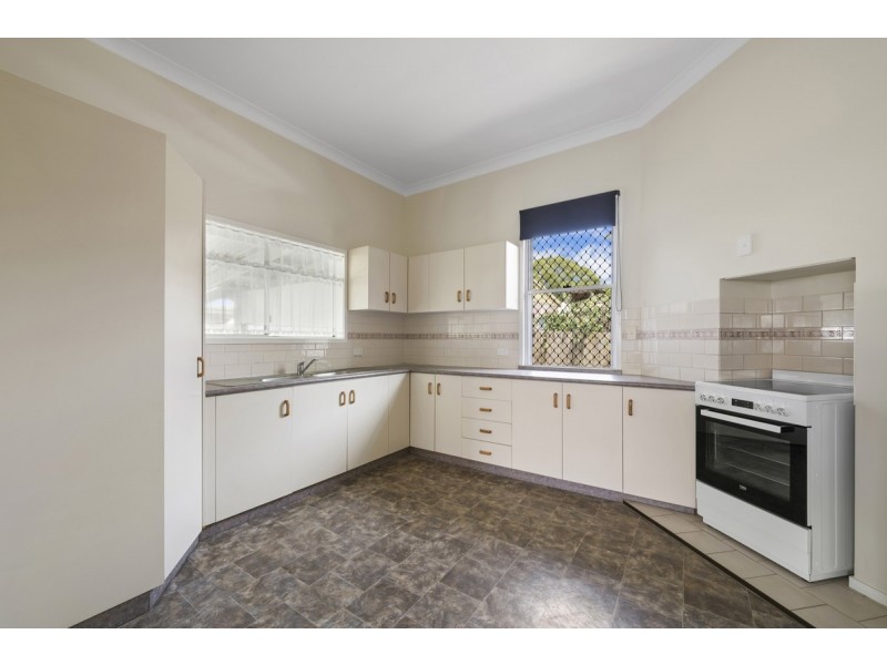 102 James Street, South Toowoomba QLD 4350