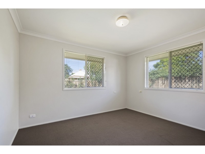 27 Wallace Street, Newtown QLD 4350