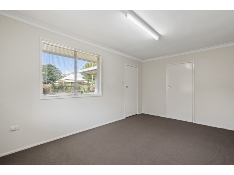 27 Wallace Street, Newtown QLD 4350