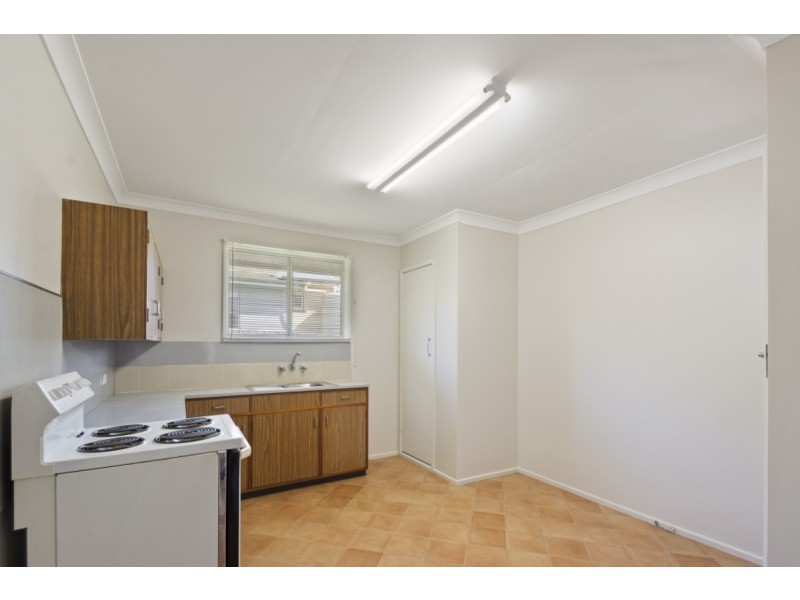 27 Wallace Street, Newtown QLD 4350