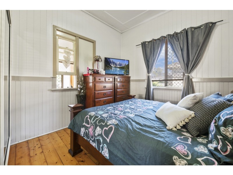 36 Wallace Street, Newtown QLD 4350