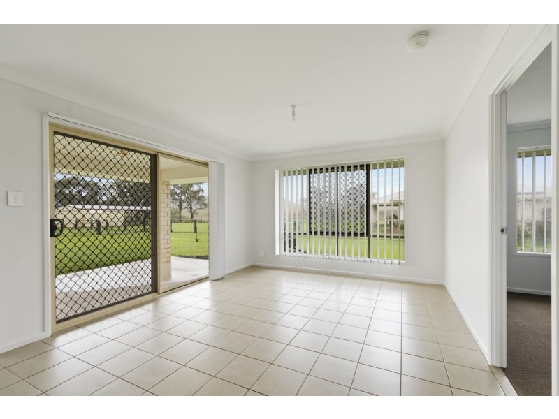 30 Phipps Drive, Meringandan West QLD 4352