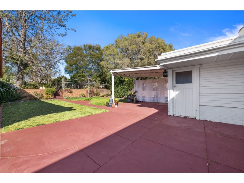 8 Dunne Street, Harristown QLD 4350
