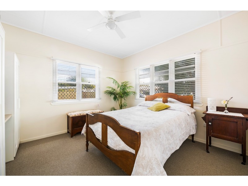 4A Bothwell Street, Newtown QLD 4350