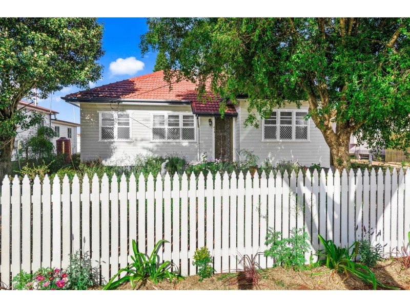 4A Bothwell Street, Newtown QLD 4350