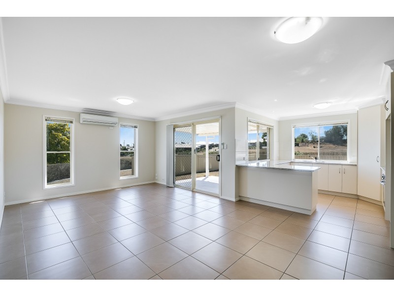 2/2 Yearling Close, Glenvale QLD 4350