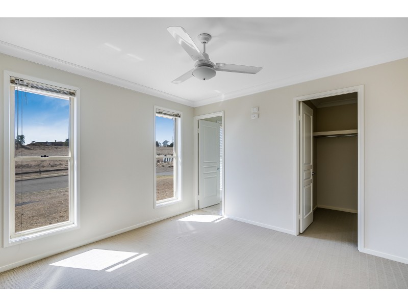 2/2 Yearling Close, Glenvale QLD 4350