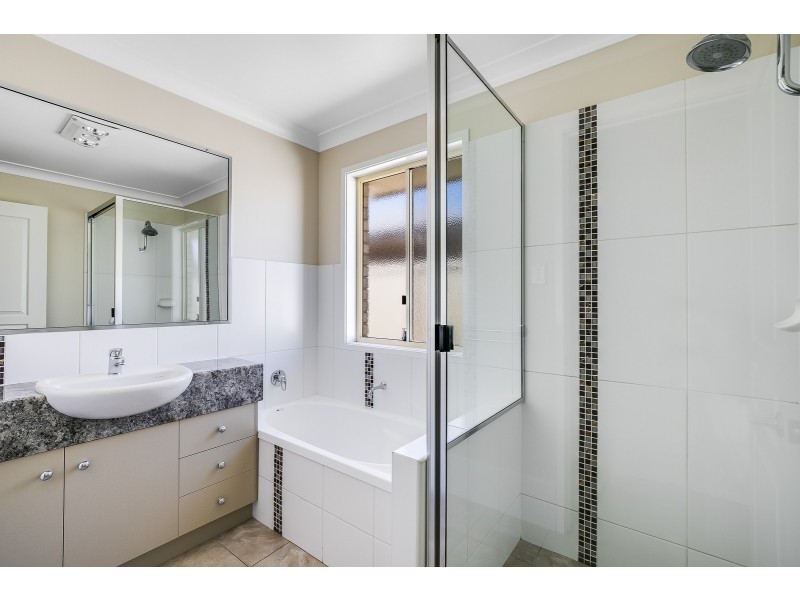 2/2 Yearling Close, Glenvale QLD 4350