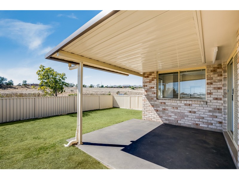 2/2 Yearling Close, Glenvale QLD 4350